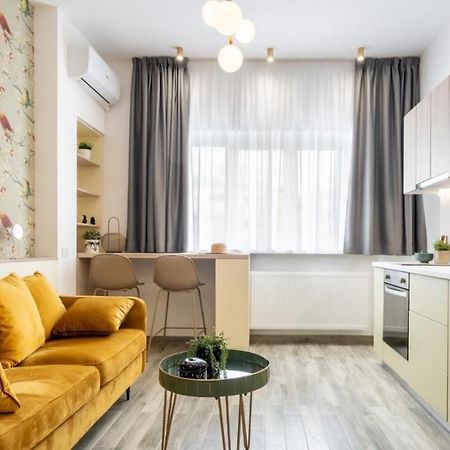 Executive suites in center Bucarest Extérieur photo