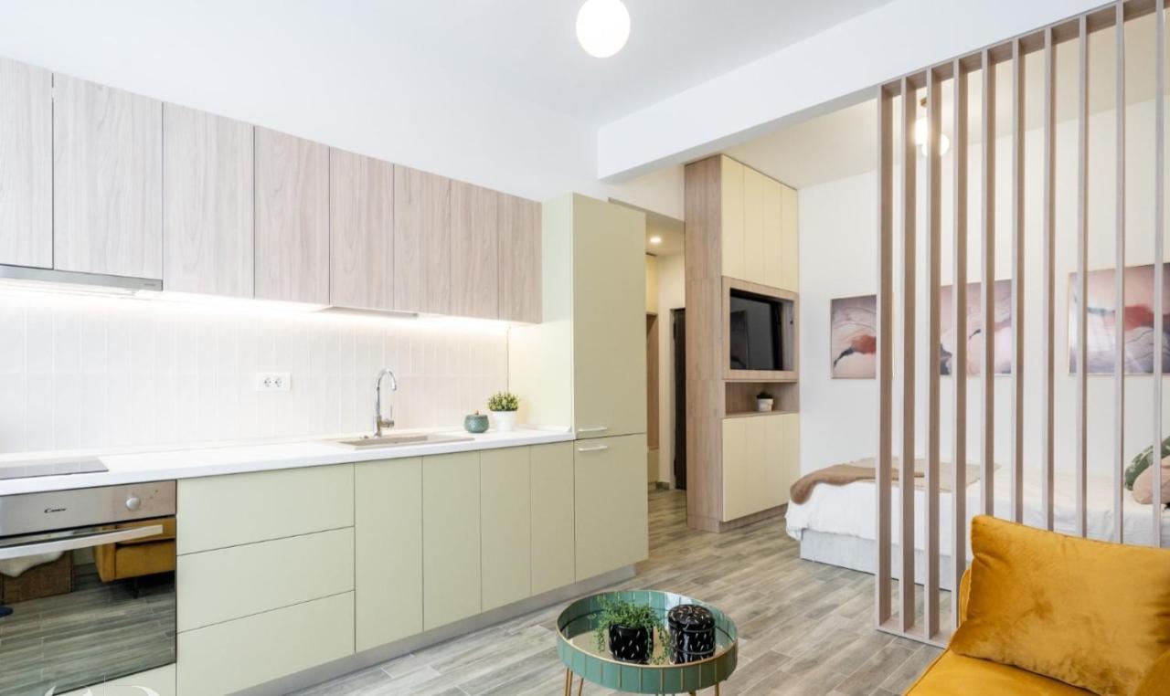 Executive suites in center Bucarest Extérieur photo